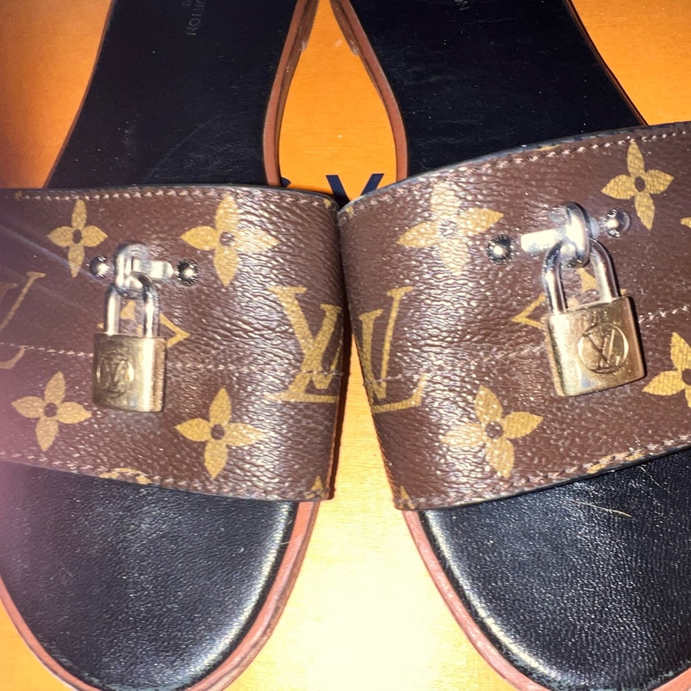 LV sandals - Picture 4 of 4